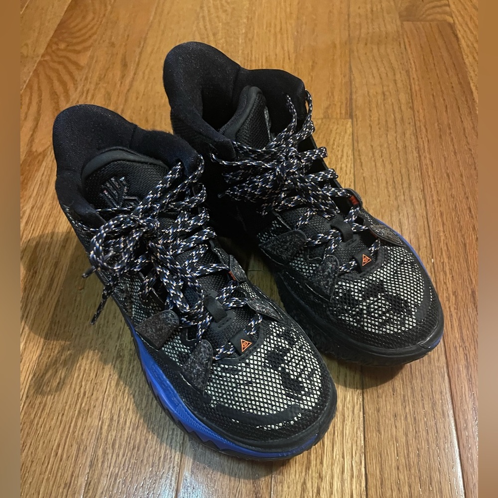Boys Nike Kyrie Flytrap 7 Grind Basketball Shoes